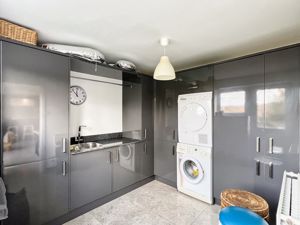 Photo 19- click for photo gallery